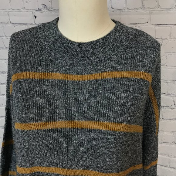 American Eagle Gray Gold Striped Jegging Fit Top - Picture 2 of 5